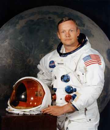 neil-armstrong-armstrong-astronaut-space-suit-41952.jpeg